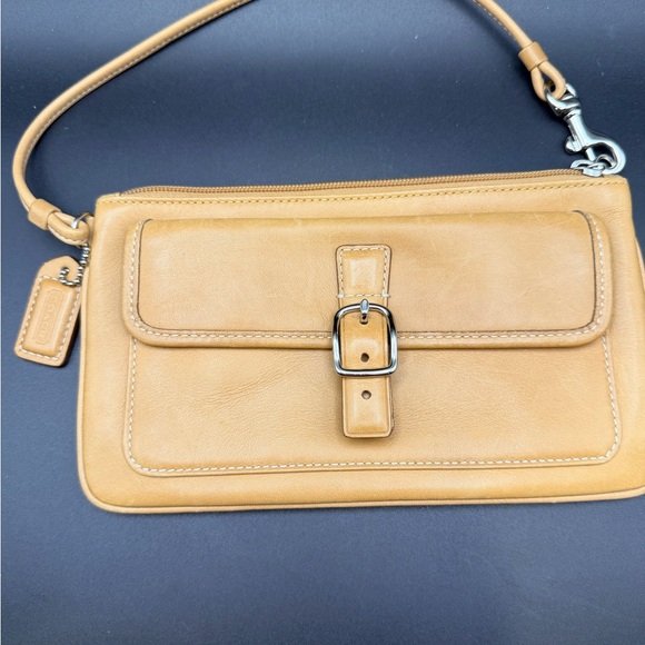 Vintage Coach light tan leather Soho wristlet bag with pocket - Picture 1 of 7